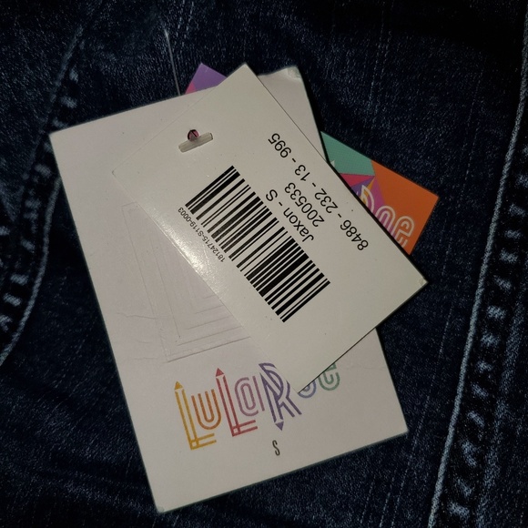 NWT SMALL LULAROE JAXON DENIM JACKET ROSE PATCHES - Picture 5 of 6